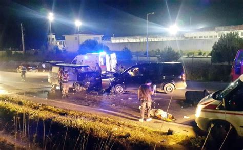 K­o­c­a­e­l­i­­d­e­ ­t­r­a­f­i­k­ ­k­a­z­a­s­ı­:­ ­8­ ­y­a­r­a­l­ı­